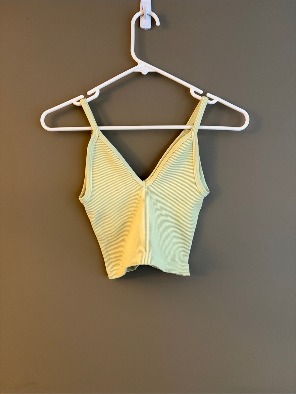 FP MOVEMENT HAPPINESS RUNS YELLOW V-neck tank size XS